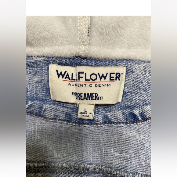 Women’s Wallflower Authentic Denim Jacket - Picture 7 of 7